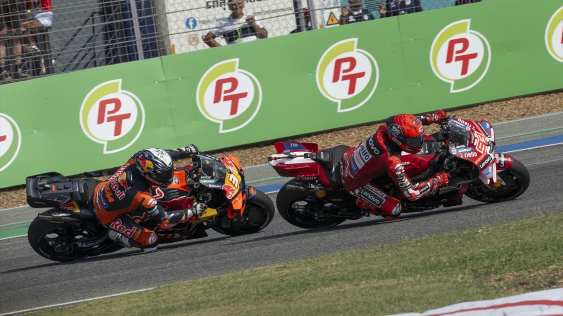 Marc Márquez y Pedro Acosta, en el GP de Tailandia