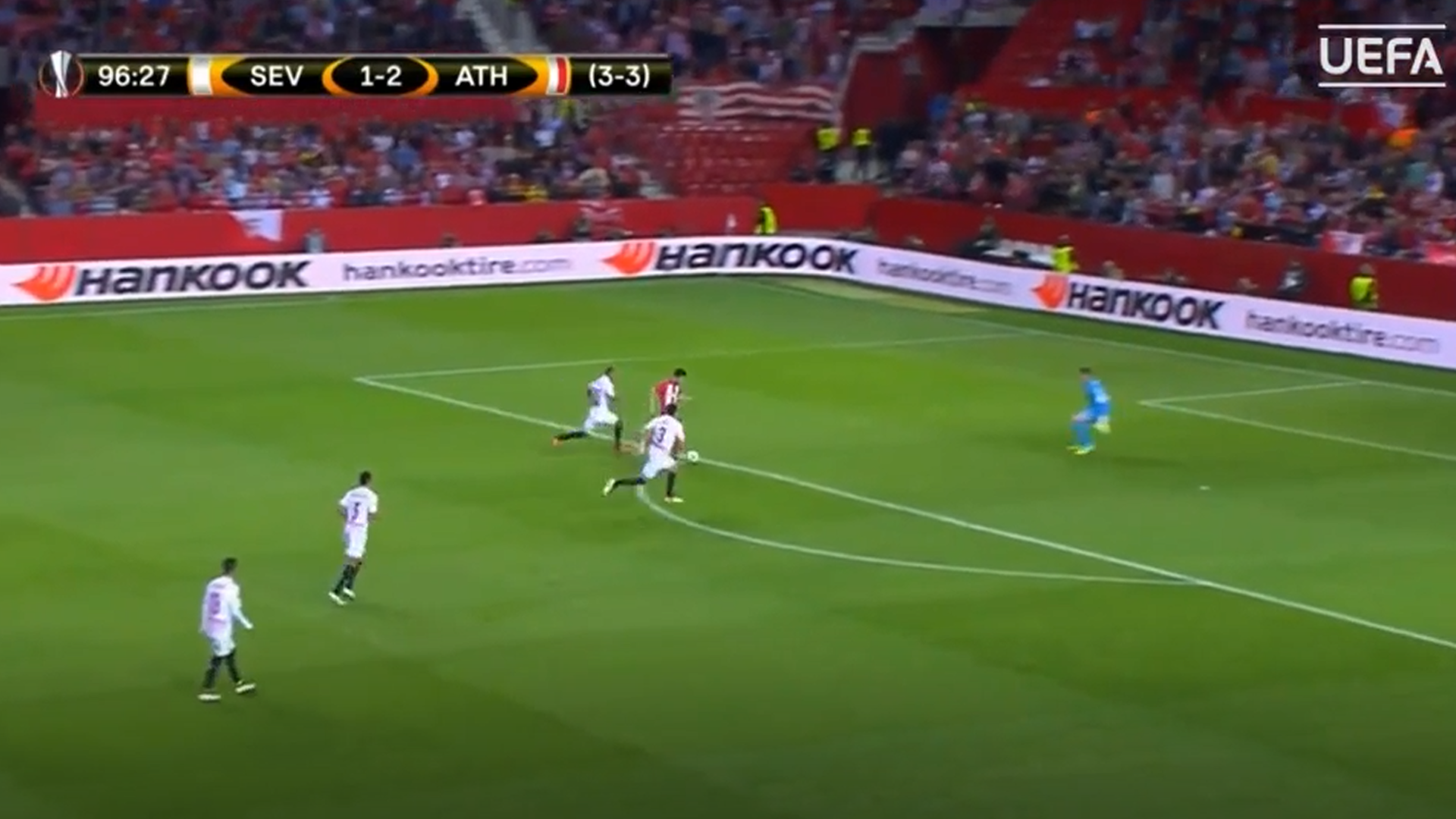 Susaeta ante David Soria en Nervión