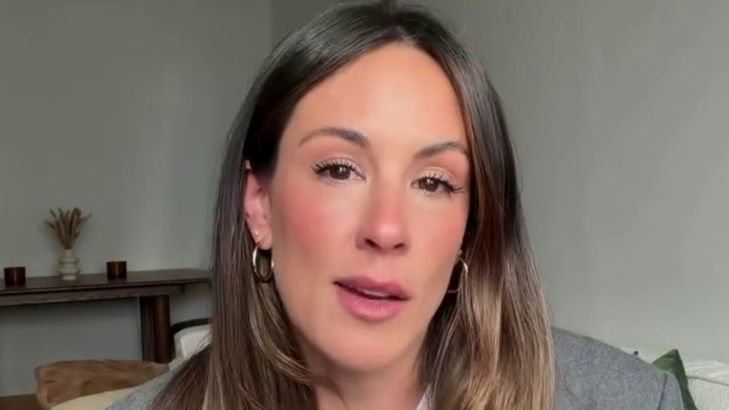 Susana Megan sufre una crisis de ansiedad al intentar subirse a un avión (2/2)