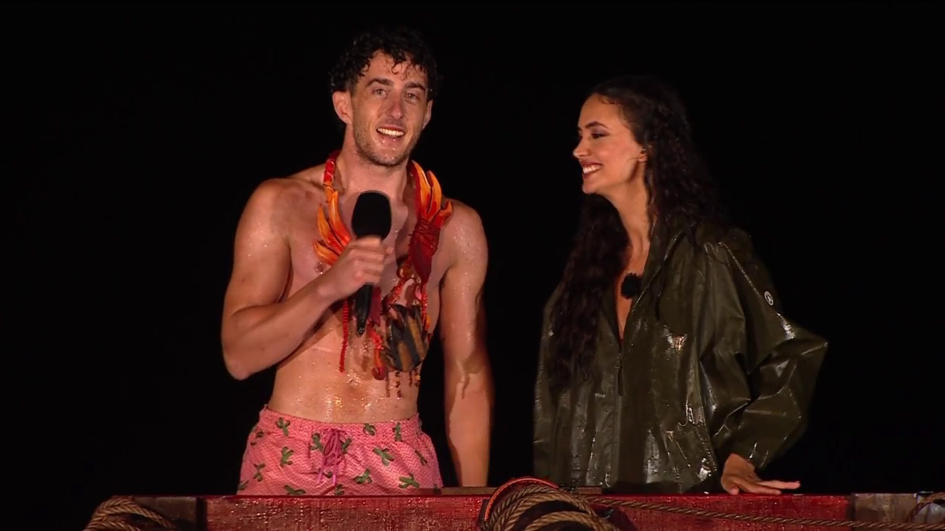 Alberto Ávila, muy emocionado, tras convertirse en líder de Playa Victoria