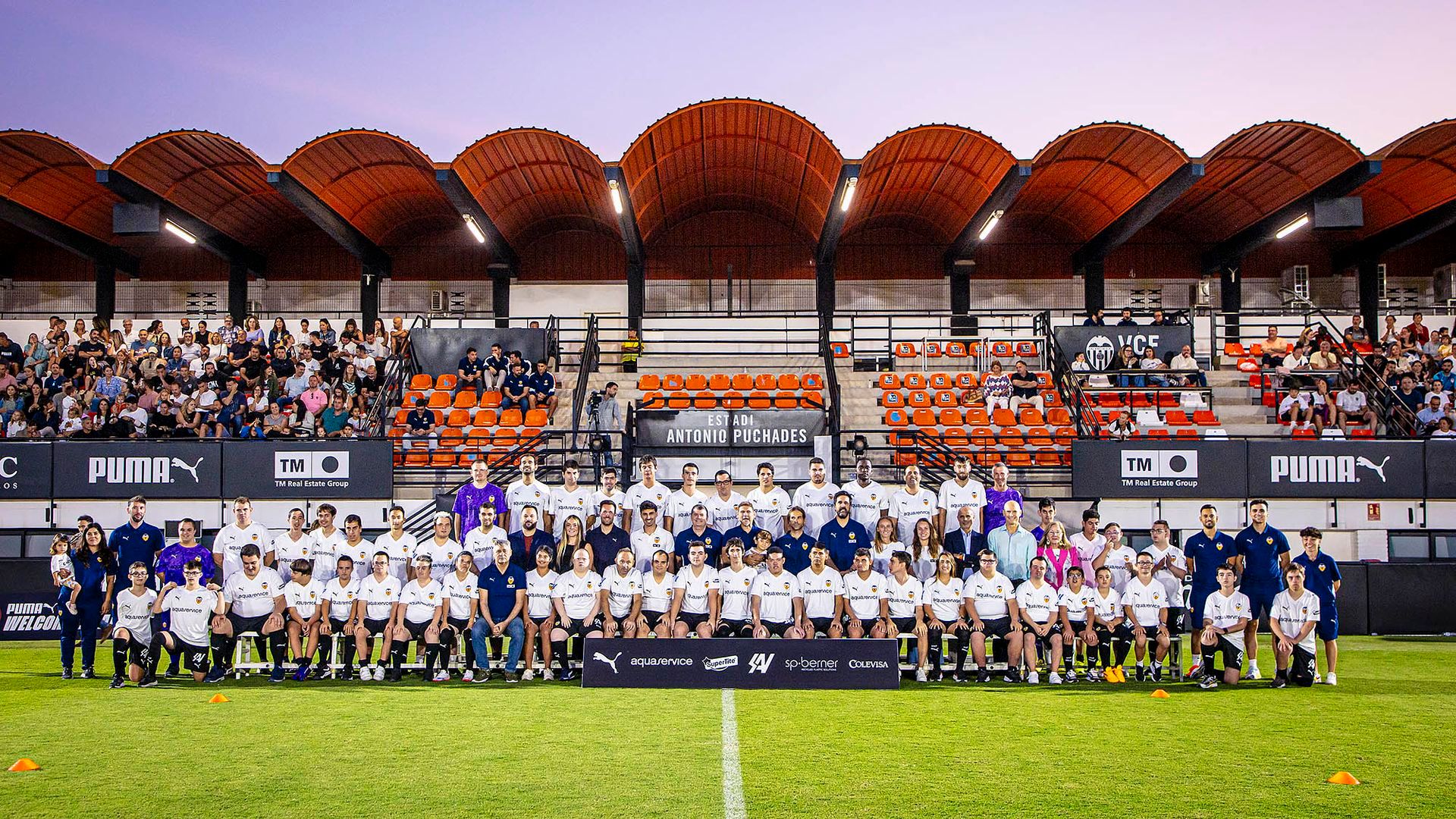 El VCF inclusivo posa en Paterna El VCF inclusivo posa en Paterna