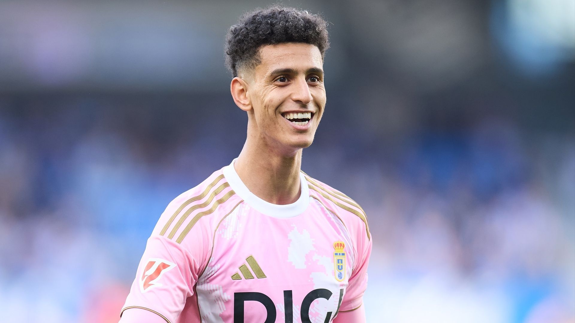 Ilyas Chaira durante un partido del Real Oviedo esta temporada