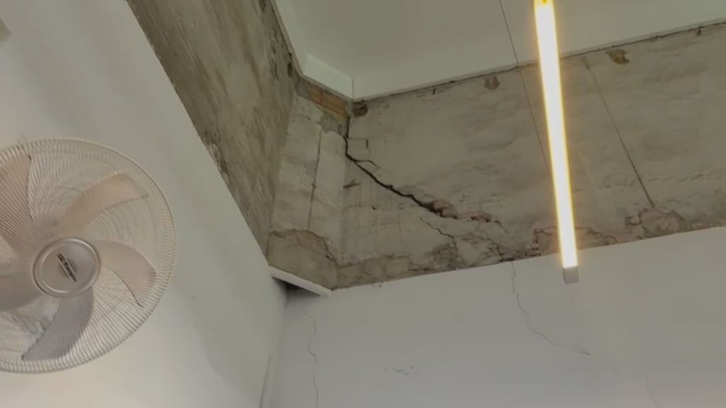 Unas enormes grietas amenazan a los niños en el colegio más antiguo de Sevilla