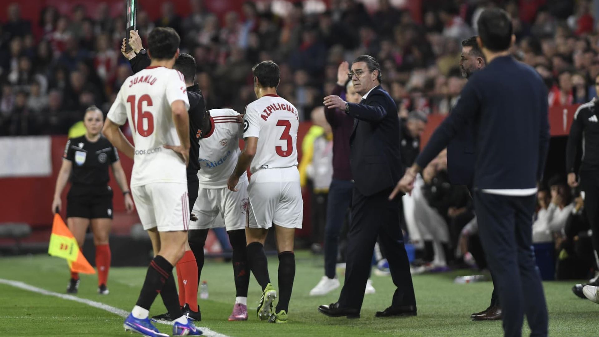 Azpilicueta, lesionado en el Sevilla-Valencia
