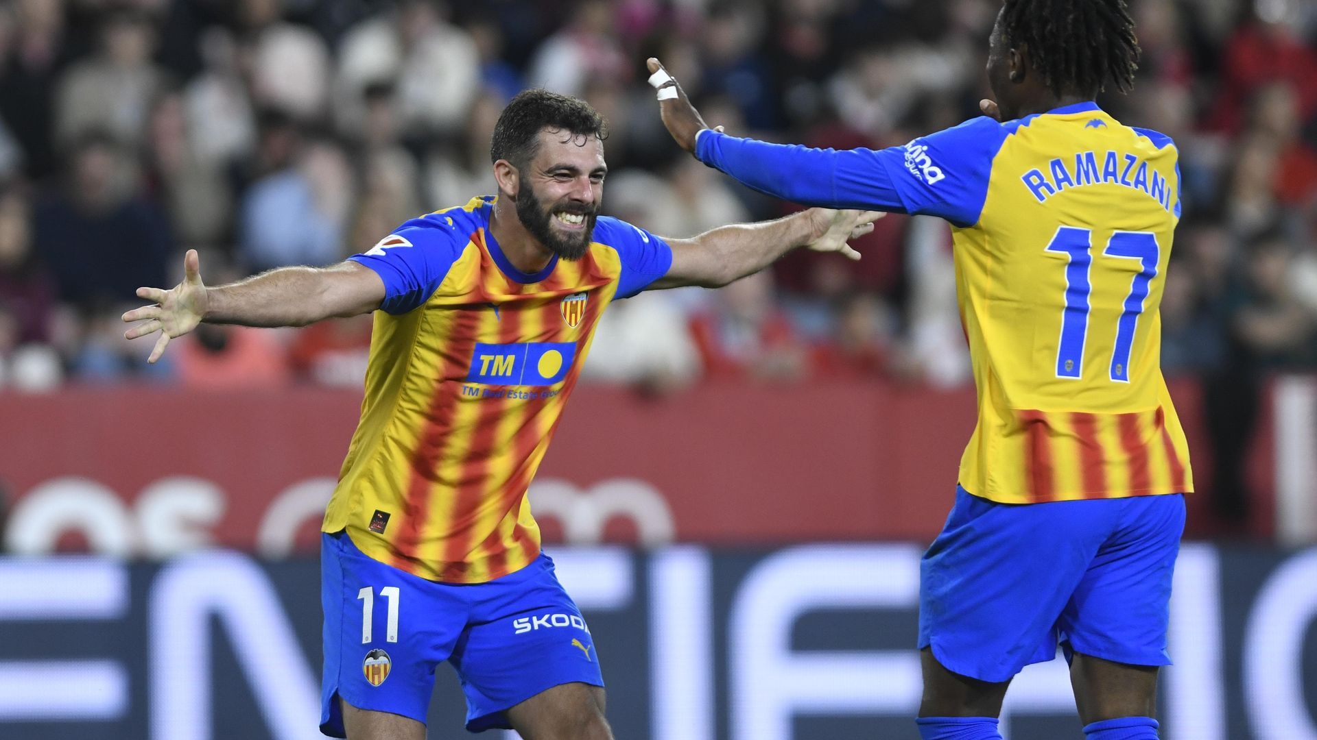 Gol de Ramazani en Sevilla