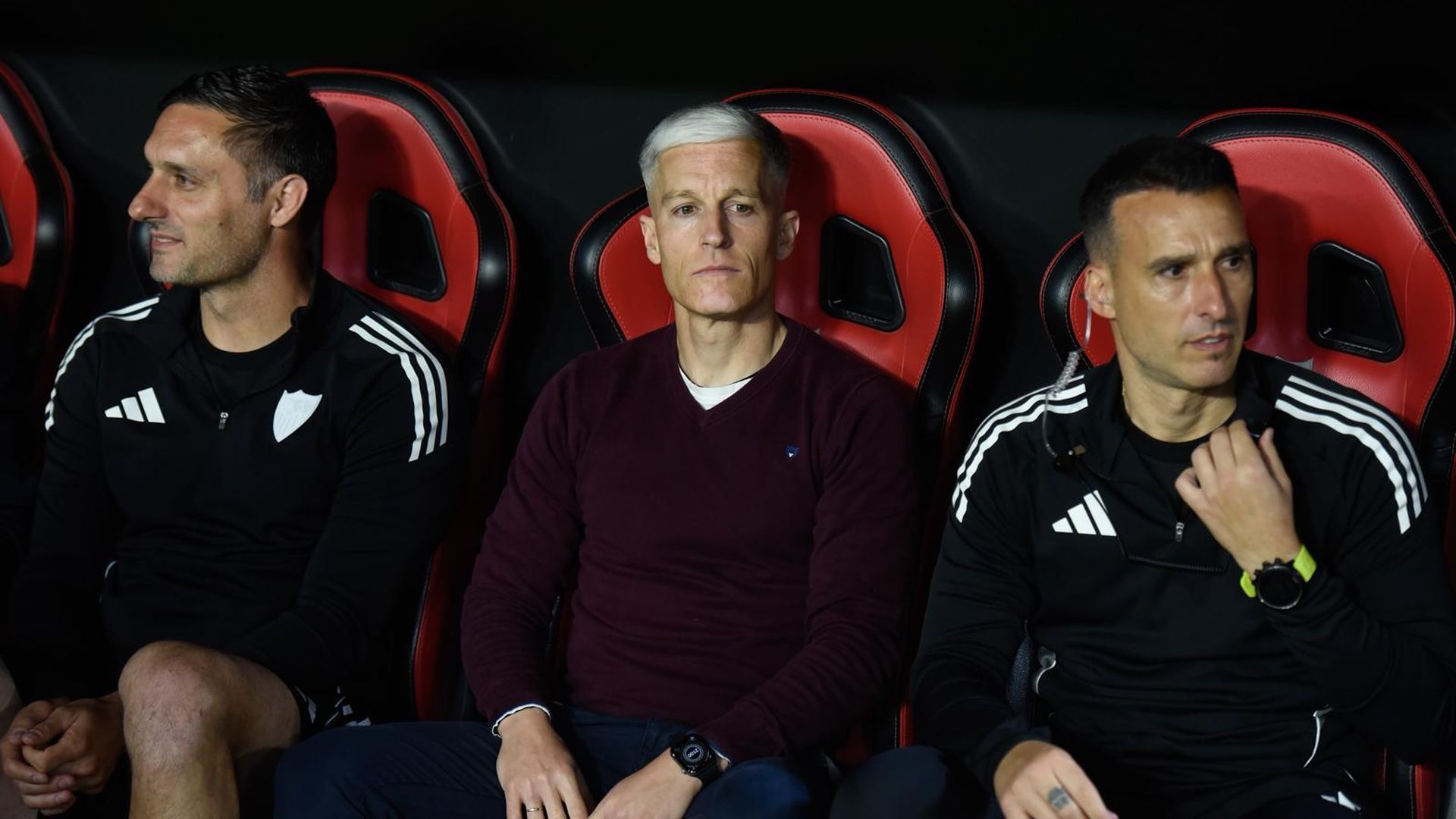 Javi Martínez, Guido Bonini y Arturo González, en el Sevilla-Valencia