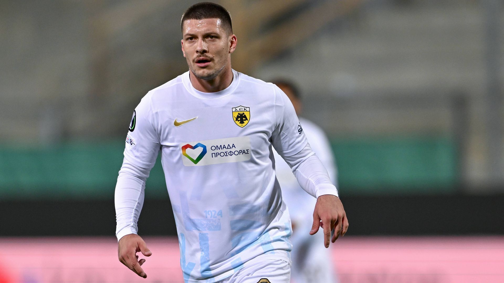 Luka Jovic con el AEK de Atenas