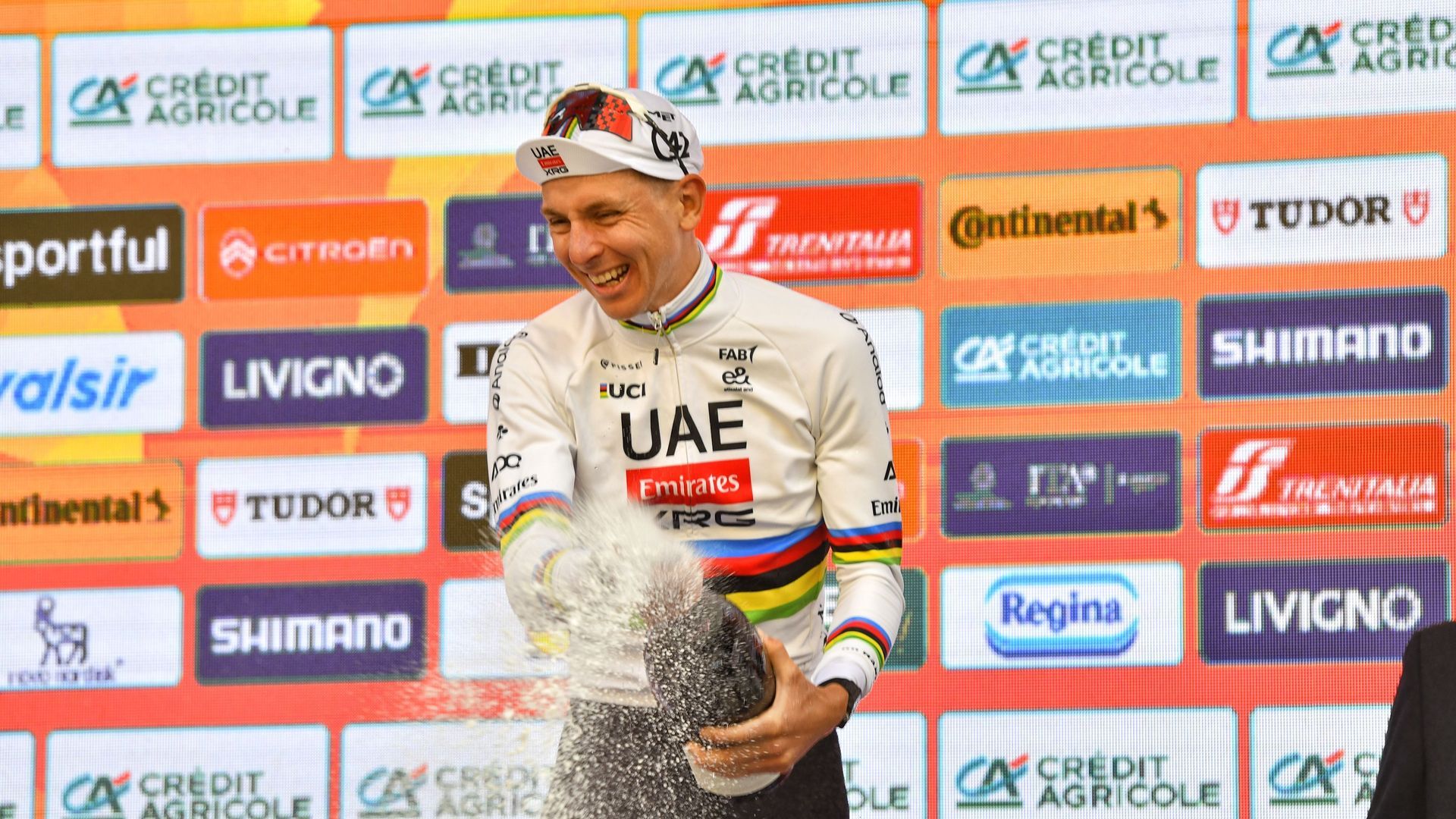 Tadej Pogacar conquista la Milán-San Remo y su undécimo 'monumento'