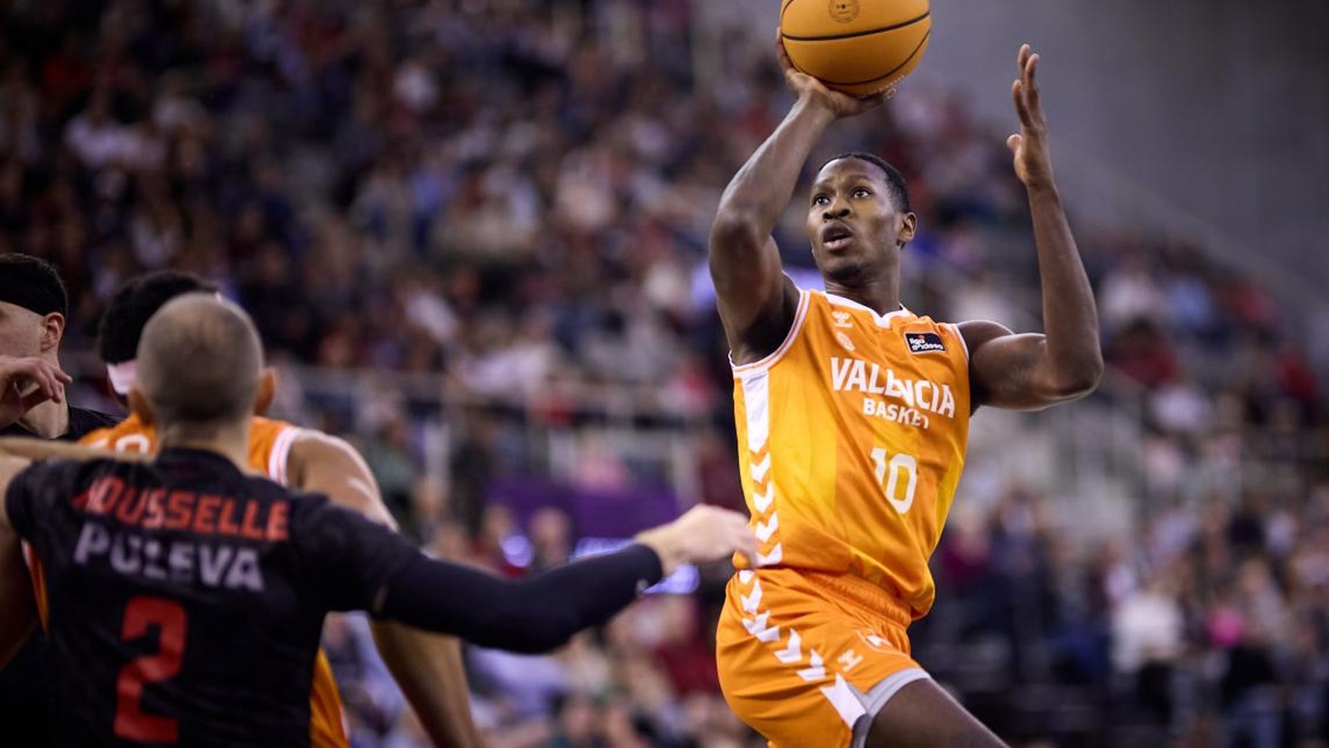 Valencia Basket busca recuperar sensaciones en el Roig Arena ante el Covirán Granada Valencia Basket busca recuperar sensaciones en el Roig Arena ante el Covirán Granada