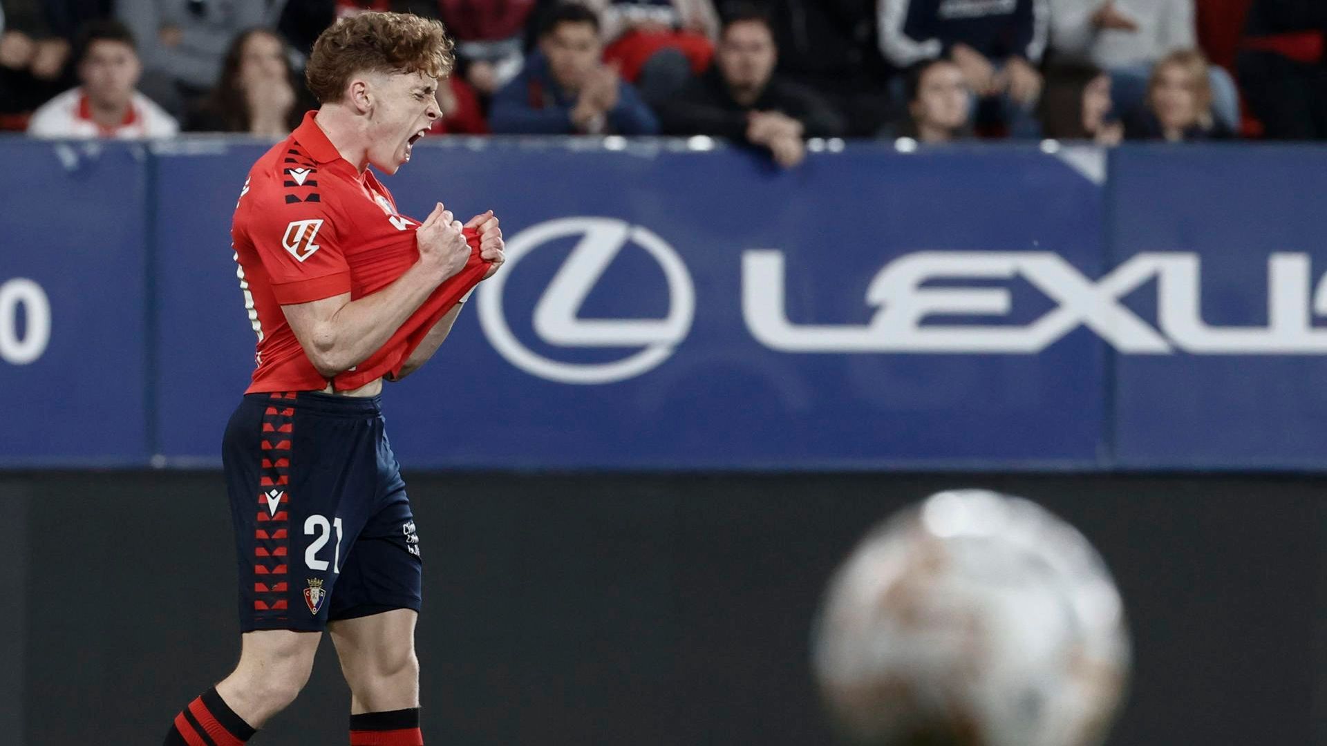 Víctor Muñoz quejándose tras fallar una ocasión