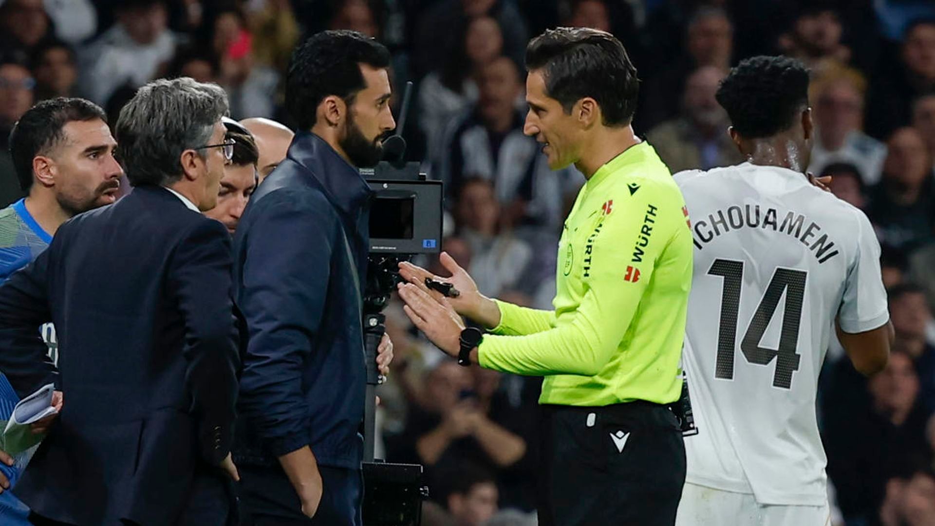 Arbeloa en las explicaciones de Munuera Montero