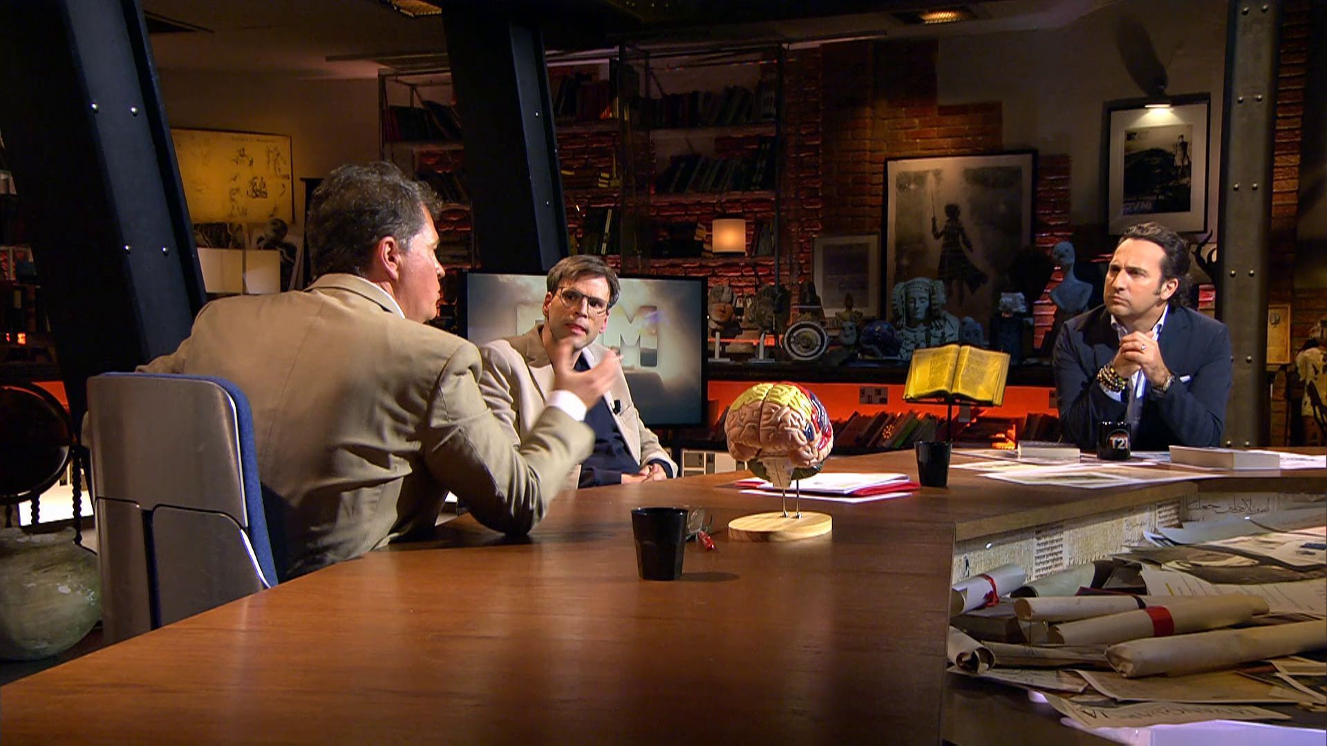 Los detalles de la investigación de Escolá-Gascón y Benito León sobre las ECM Cuarto Milenio Temporada 21 Top Vídeos 804