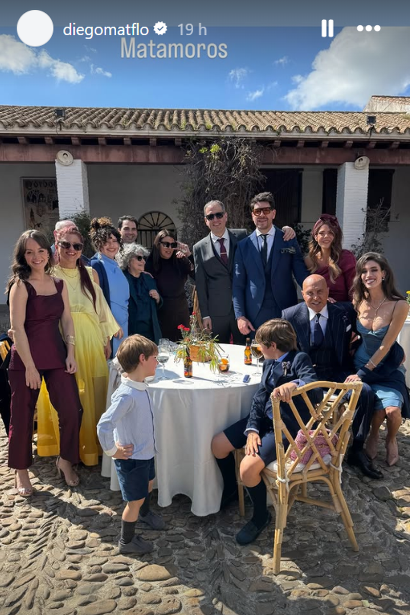 Diego Matamoros comparte una foto con su familia
