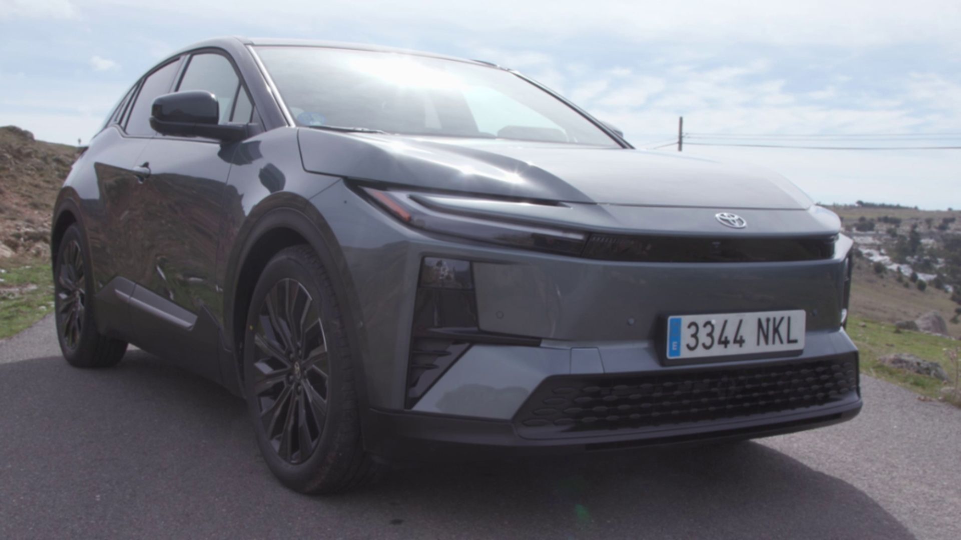 Gonzalo Serrano y el Toyota C-H+