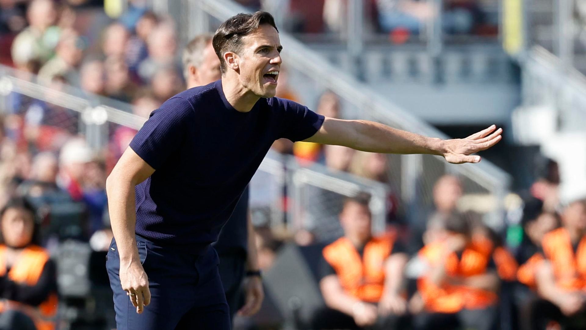 Iñigo Pérez ante el FC Barcelona