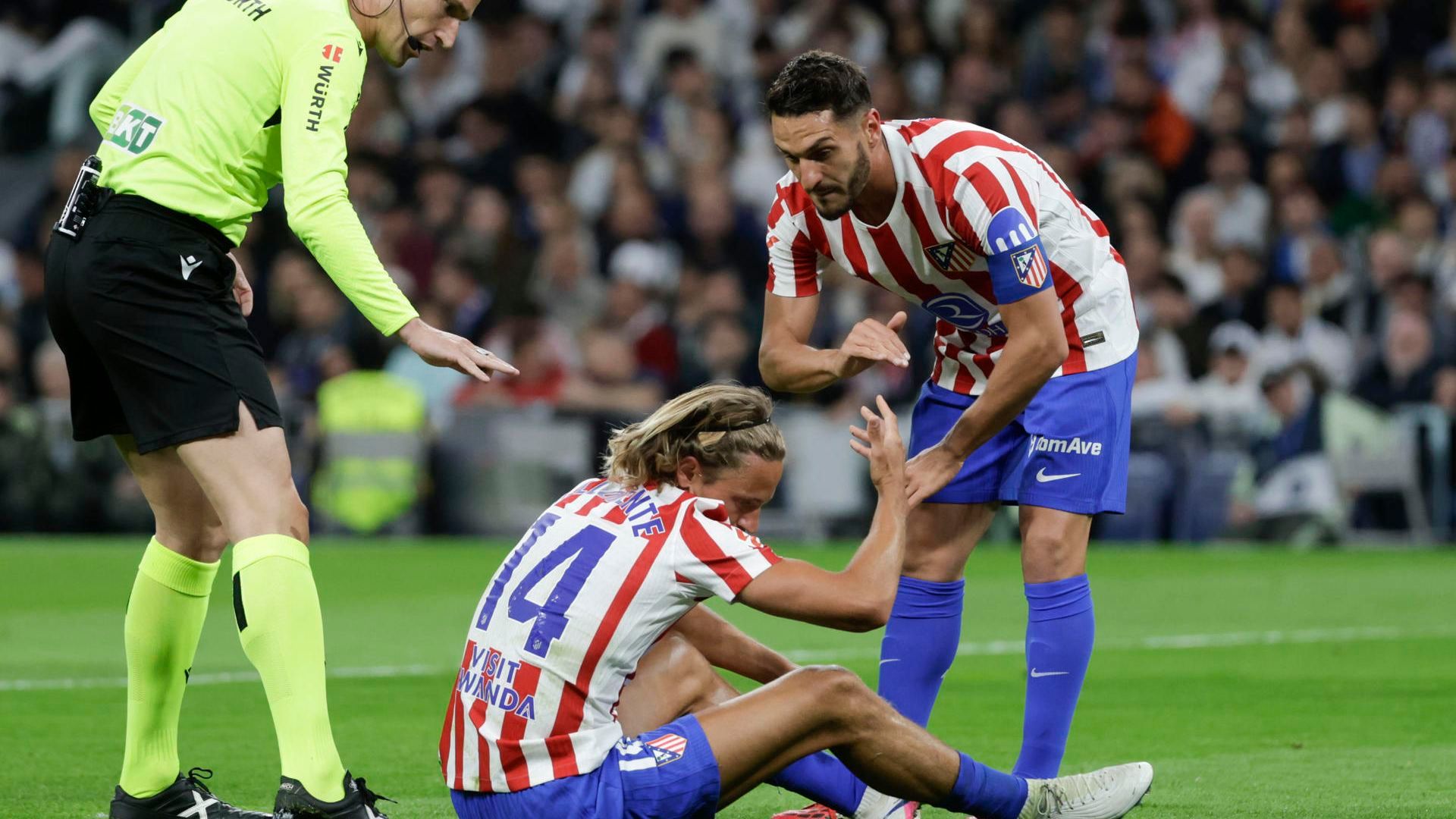 Marcos Llorente quejándose en el Bernabéu Marcos Llorente quejándose en el Bernabéu
