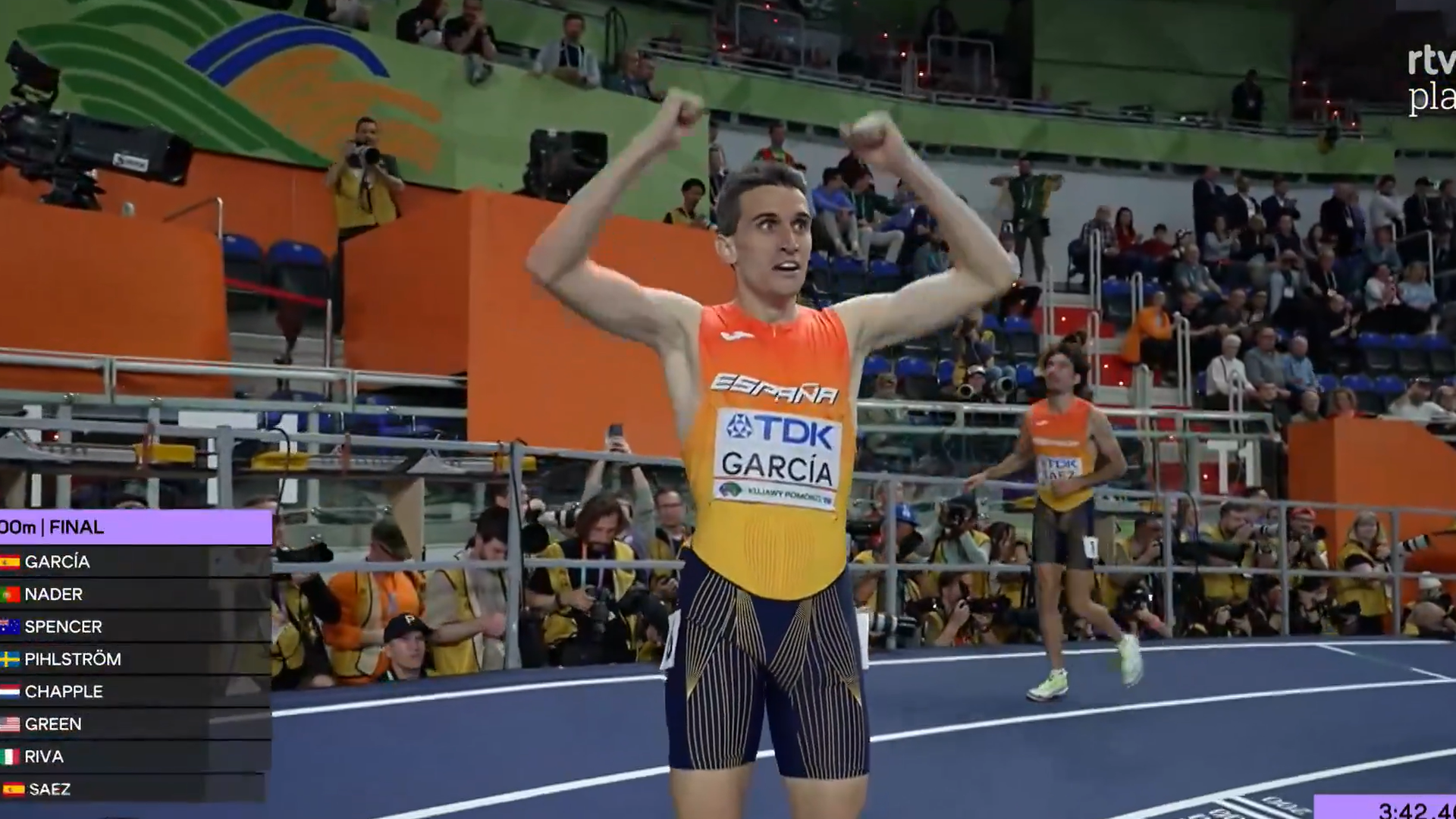 Mariano García celebra su victoria Mariano García celebra su victoria