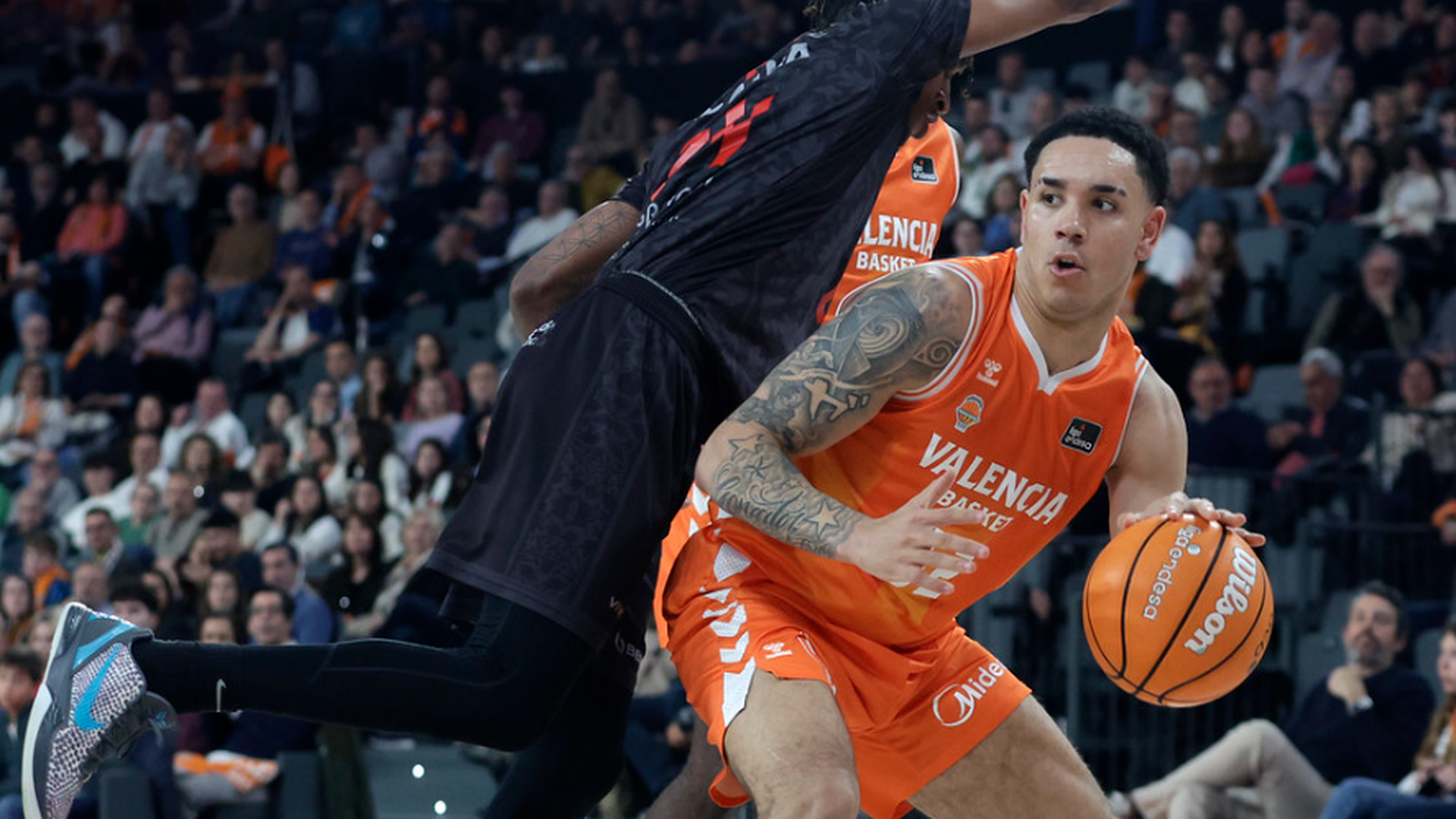 Valencia Basket vence al Covirán Granada en el Roig Arena (107-91)