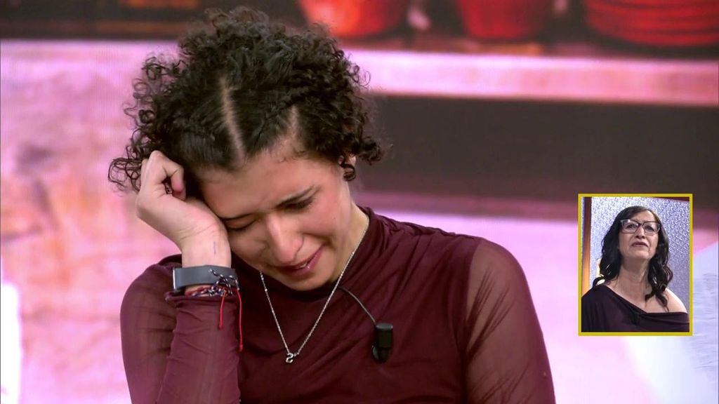 Una joven de 19 años se derrumba por completo al hablar de sus problemas con su madre: "Me ha echado dos veces de mi casa"