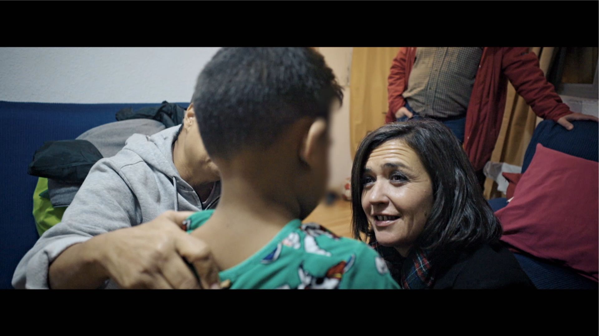 Adrián, el joven nieto de una inquilina de Colonia Experimental, expone las secuelas de vivir con humedades