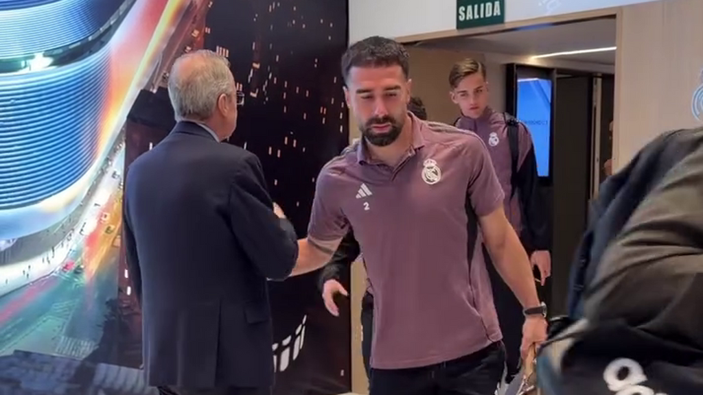 El gesto viral entre Florentino Pérez y Dani Carvajal que da pistas de su futuro en el Madrid
