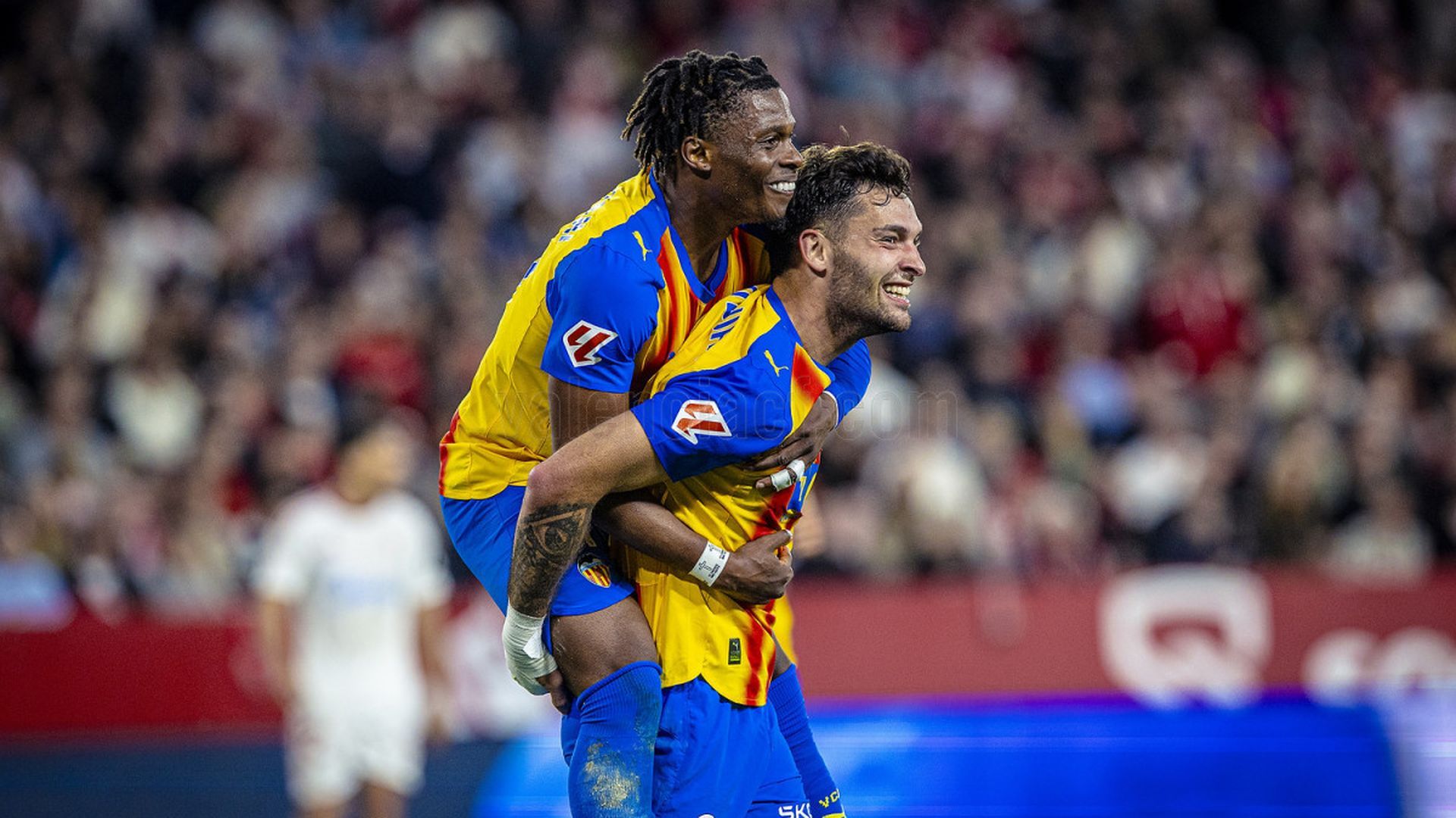 Hugo Duro marca en Sevilla y se sube a caballito a Ramazani