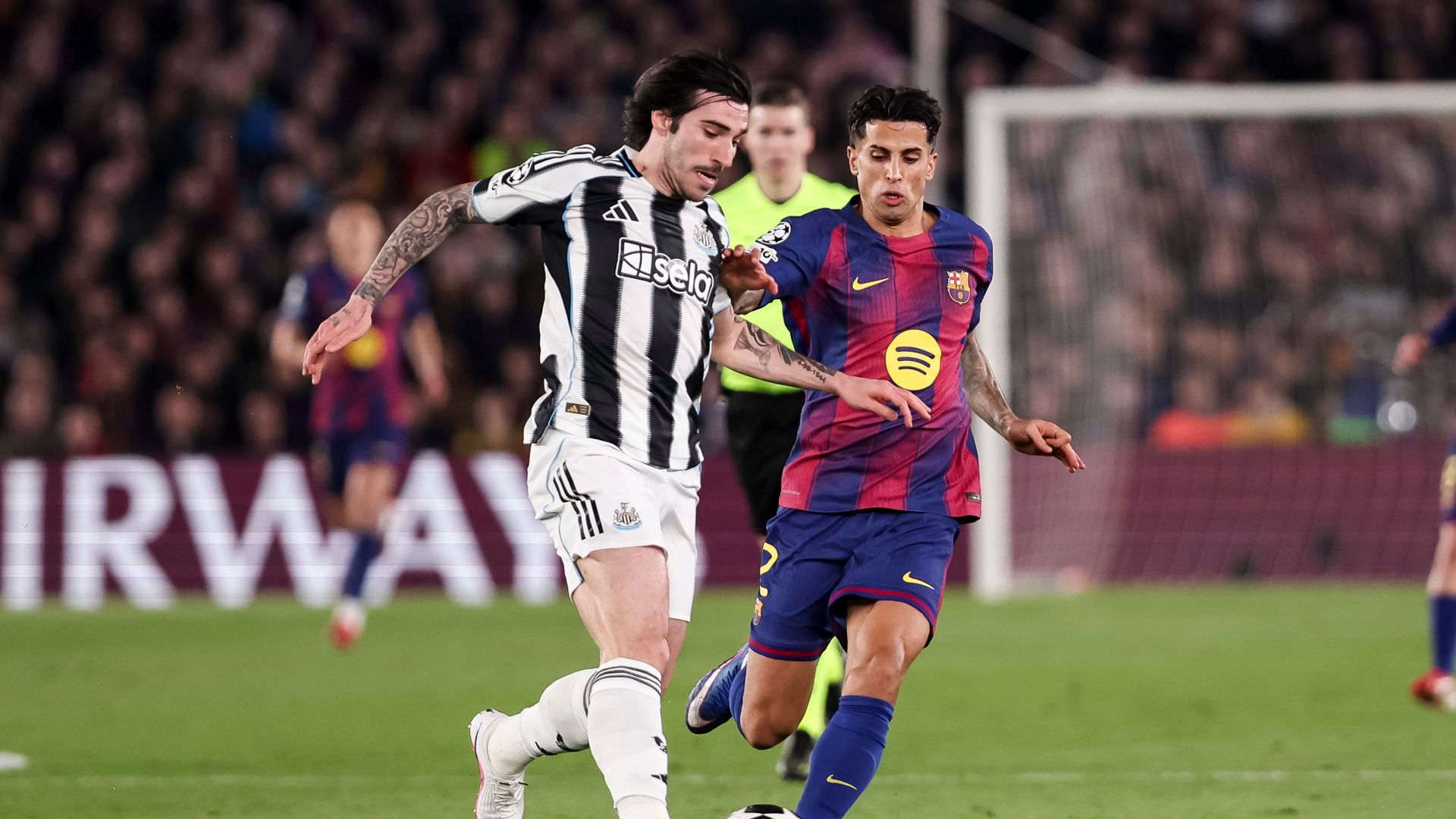 Joao Cancelo durante el partido contra el Newcastle