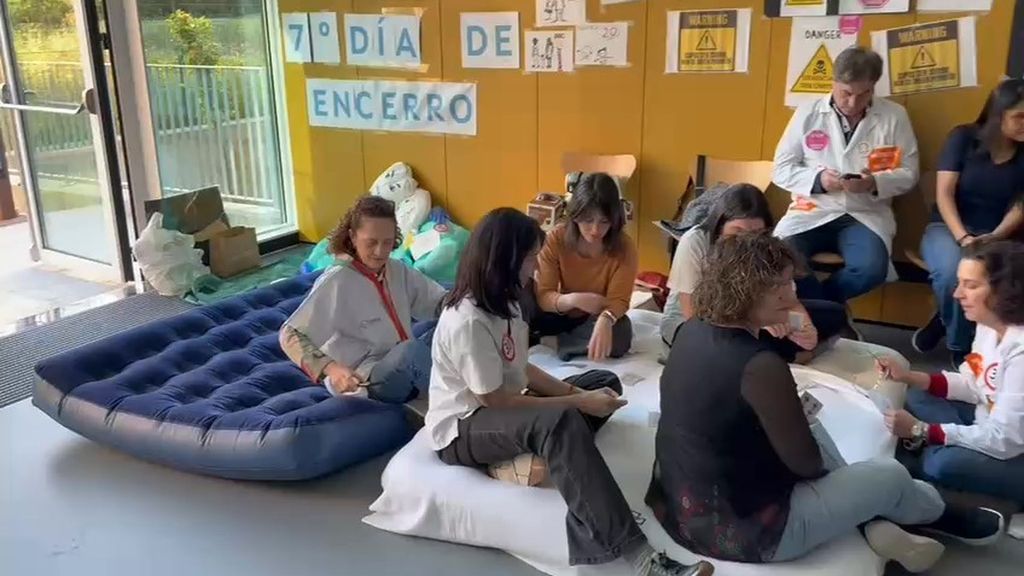 Médicos de Vigo esperan que el conselleiro "se siente a negociar de verdad" tras ocho días de encierro en el Olimpia Valencia
