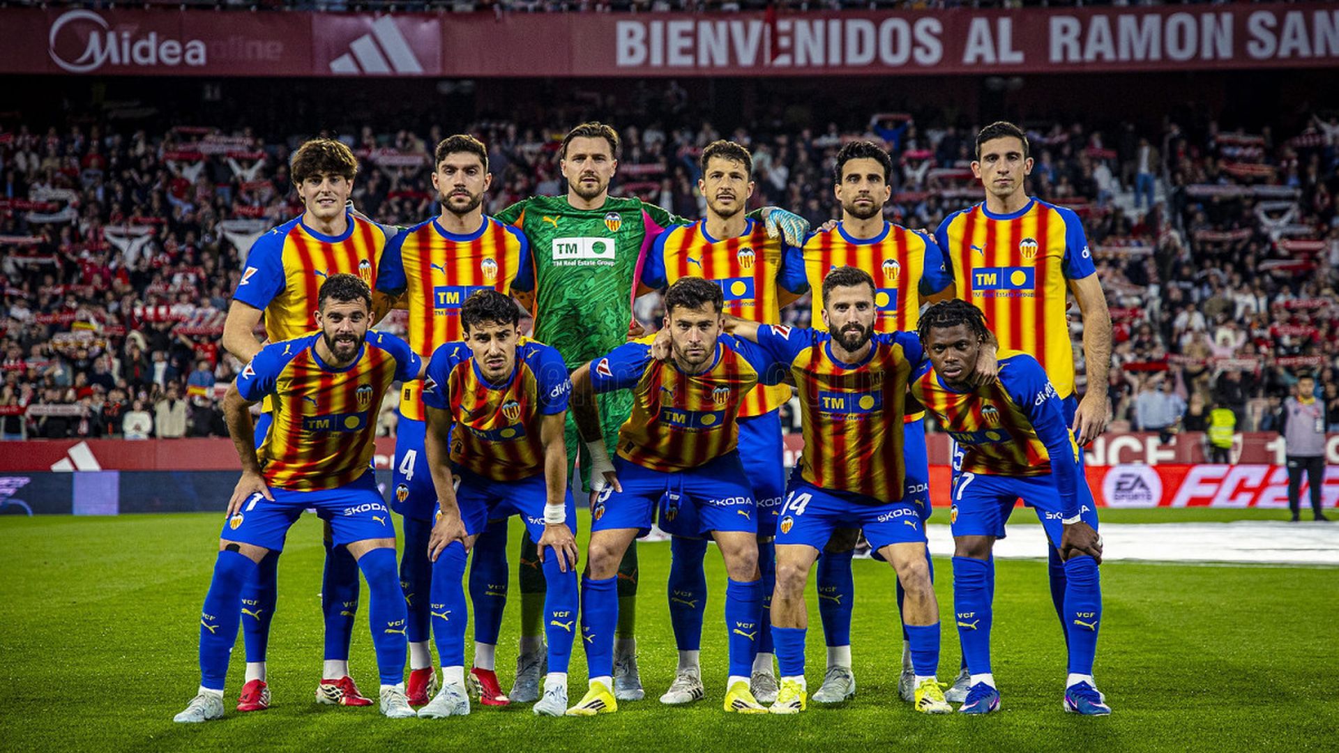 Once titular del Valencia CF en Sevilla