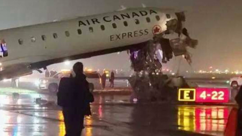 Un avión se estrella contra un camión de bomberos en el aeropuerto de LaGuardia de Nueva York: dos personas han resultado heridas