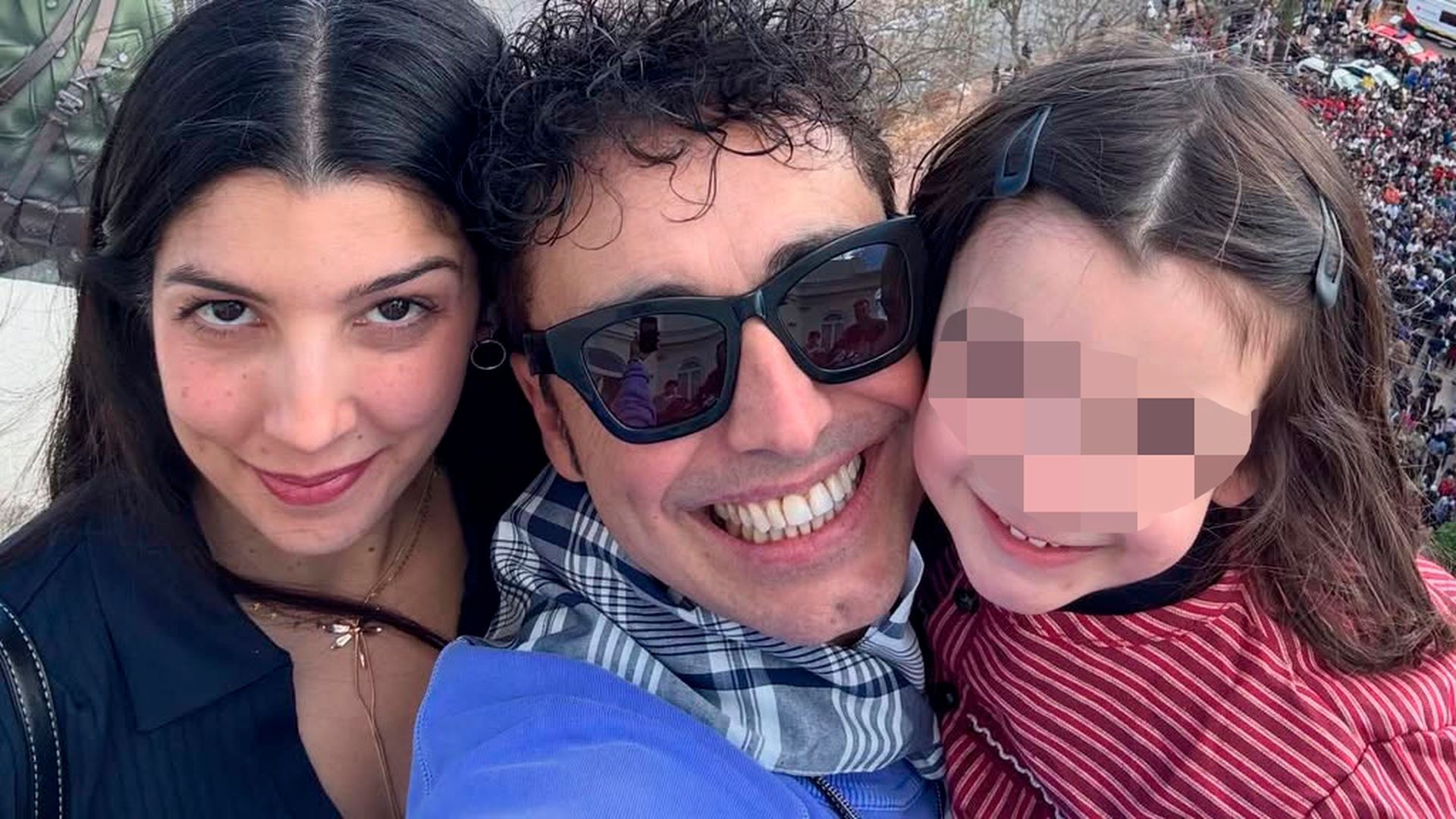Una imagen de la familia que han formado Canco Rodríguez, su mujer Marta Nogal y su primer hijo, Hiro, de cuatro años