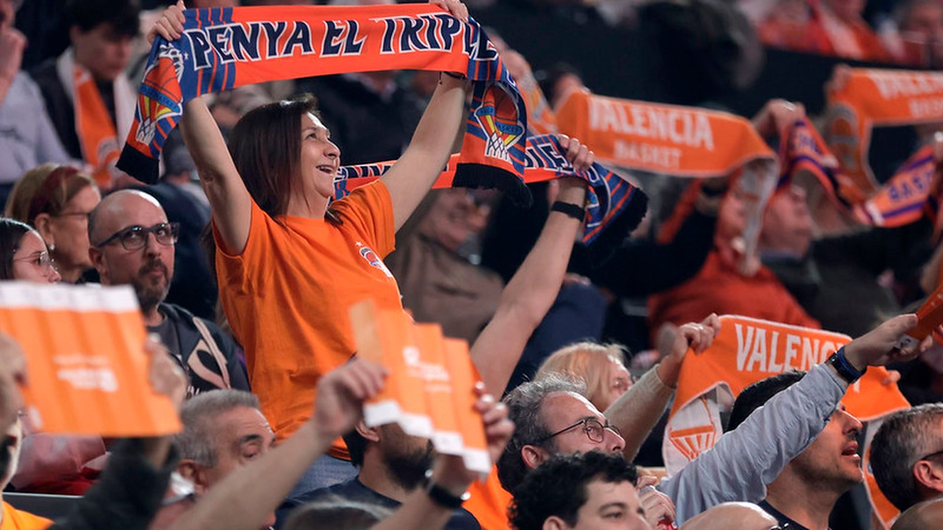 Valencia Basket vence al Covirán Granada en el Roig Arena (107-91)