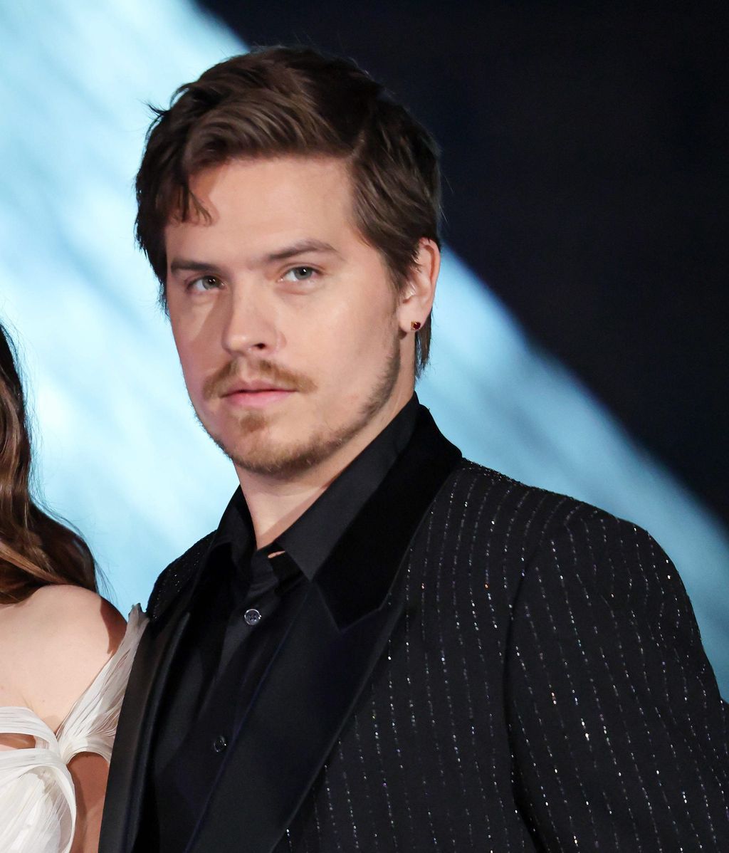 Dylan Sprouse, el 3 de marzo de 2026, en el Louvre