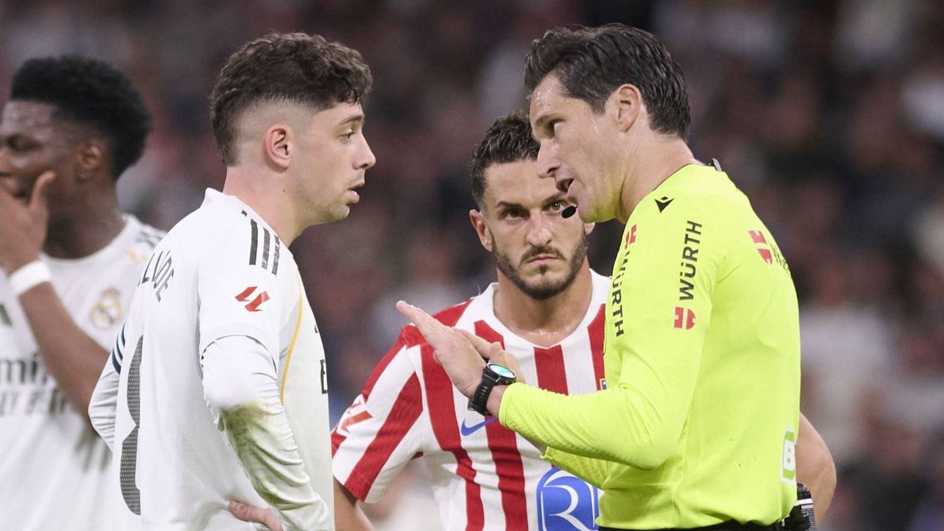 Expulsión de Fede Valverde en el derbi