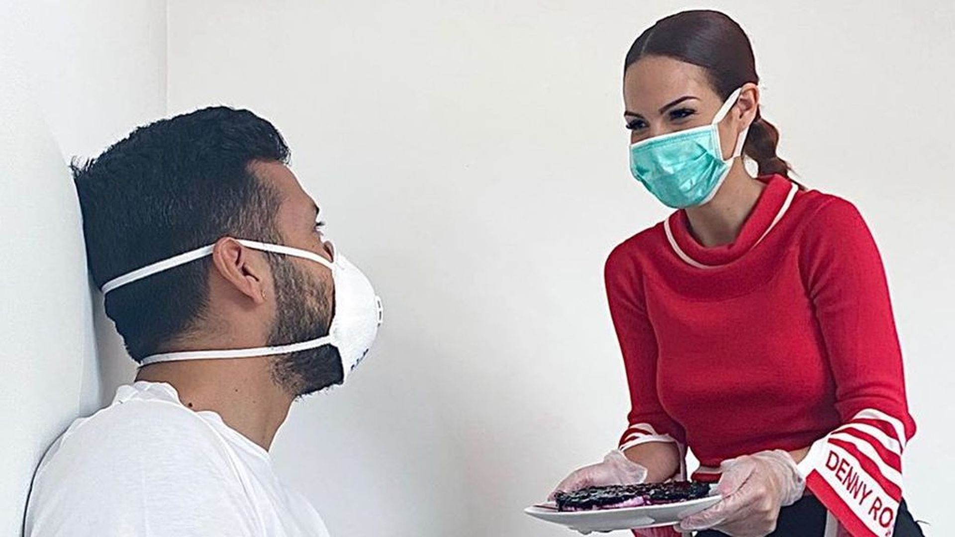 Ezequiel Garay, obligado a separarse de sus hijos: "Volveremos a vivir nuestros momentos de locura los cuatro" Ezequiel Garay, obligado a separarse de sus hijos: "Volveremos a vivir nuestros momentos de locura los cuatro"