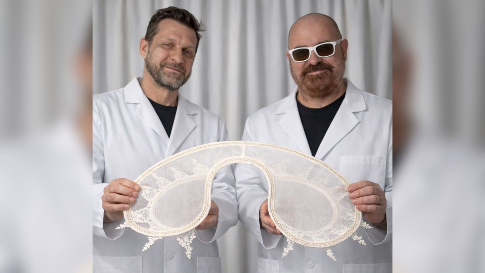 Felipe Vivas y Manuel Carrión son los diseñadores del tocado de Rosalía en su gira Lux