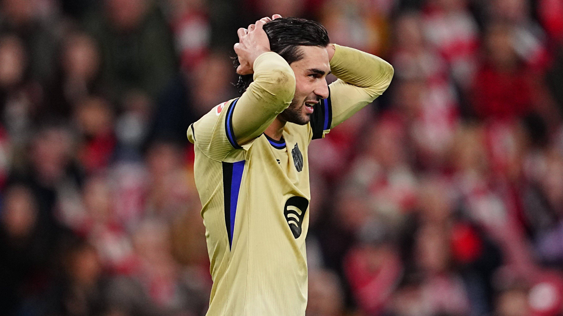 Ferran Torres se lamenta de una ocasión en un partido del Barcelona