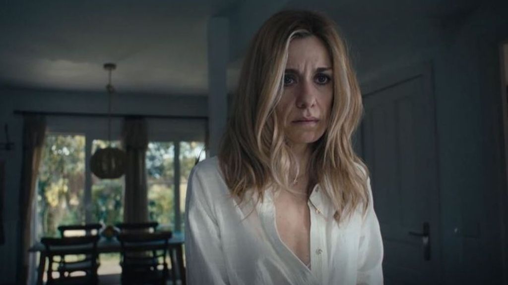 Tomás pilla a Inés y Hugo y ella deja que muera de un infarto