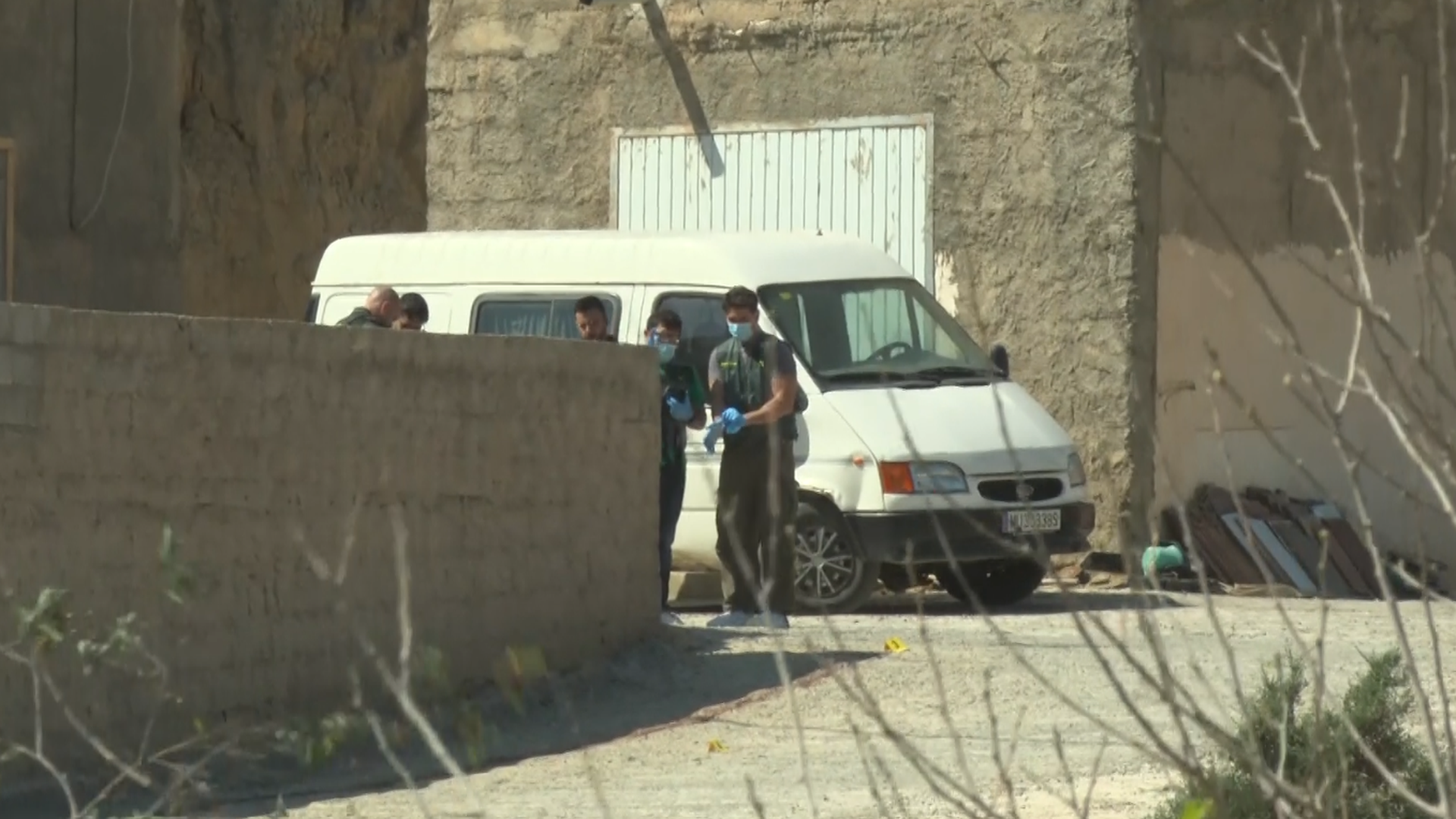 Los agentes de la Guardia Civil han recopilado todo tipo de pruebas en el interior del domicilio.