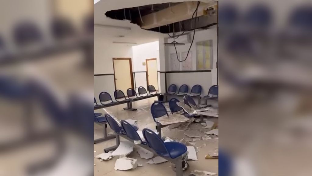 Se cae el falso techo de un centro de salud de Torremolinos