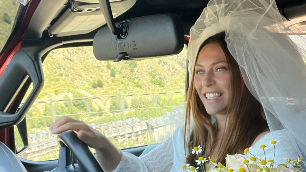 Daniela blume comparte fotos inéditas de su boda secreta