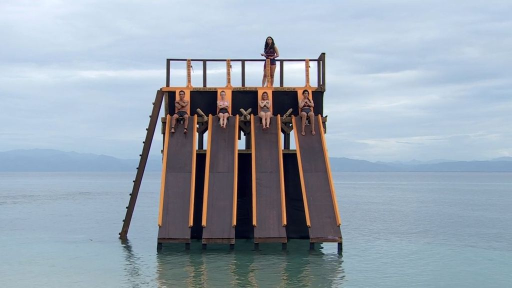 ‘El Abismo al Infinito’ deja a la primera salvada de la semana, que acaba entre lágrimas: el inesperado gesto de María Lamela al anunciar el nombre