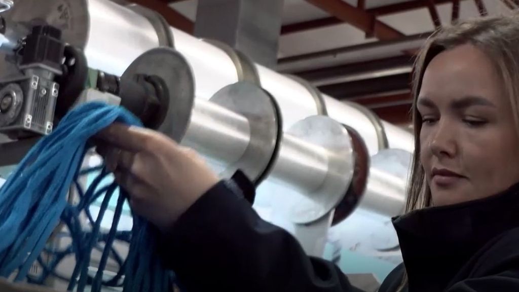 El sueño de Natasha: desde su empresa en Alicante se fabrican mallas antidron que salvan vida en Ucrania