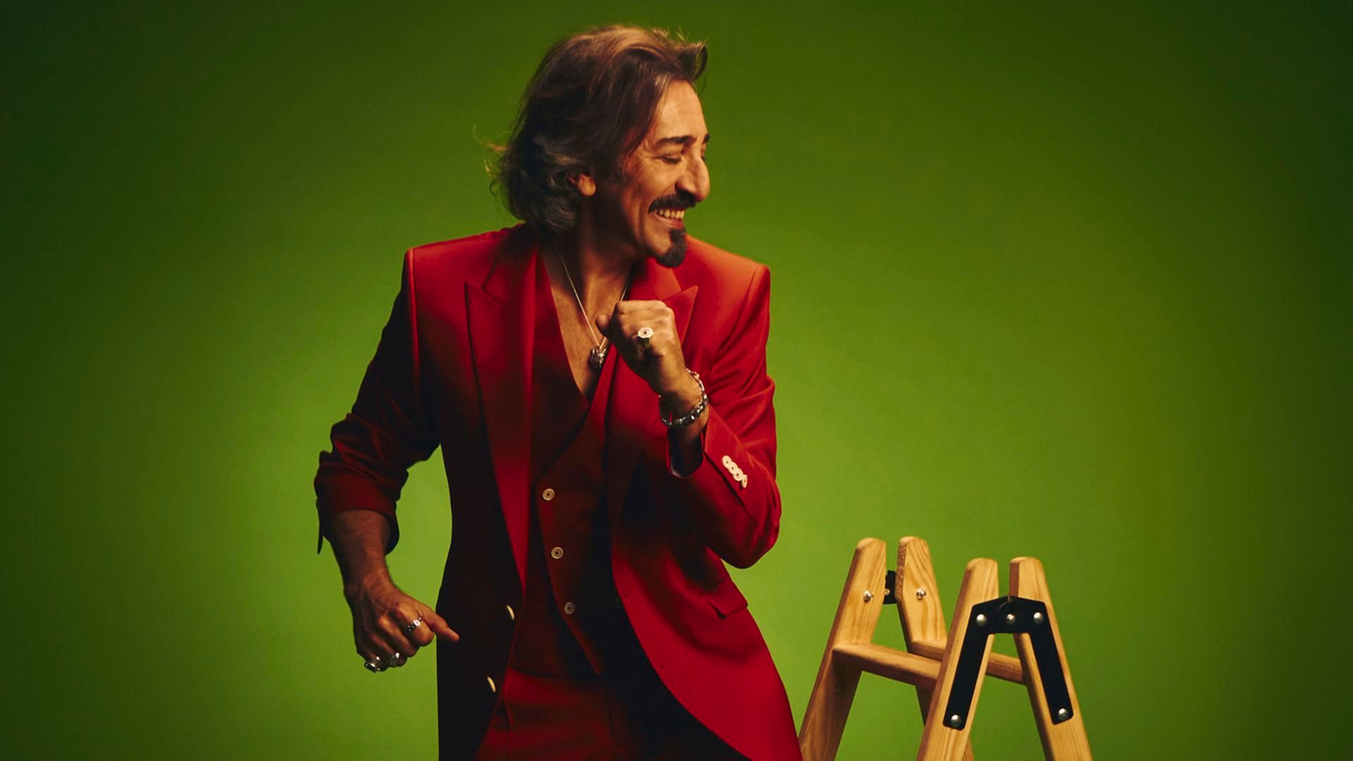 Ha dejado atrás una etapa difícil y ahora celebra la vida con nueva música.