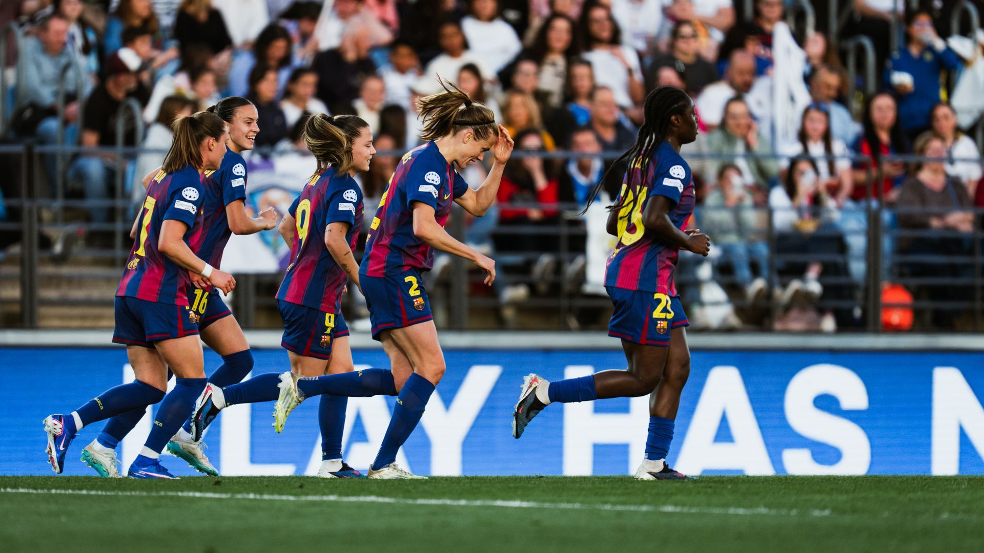 Irene Paredes celebrando un gol ante el Madrid