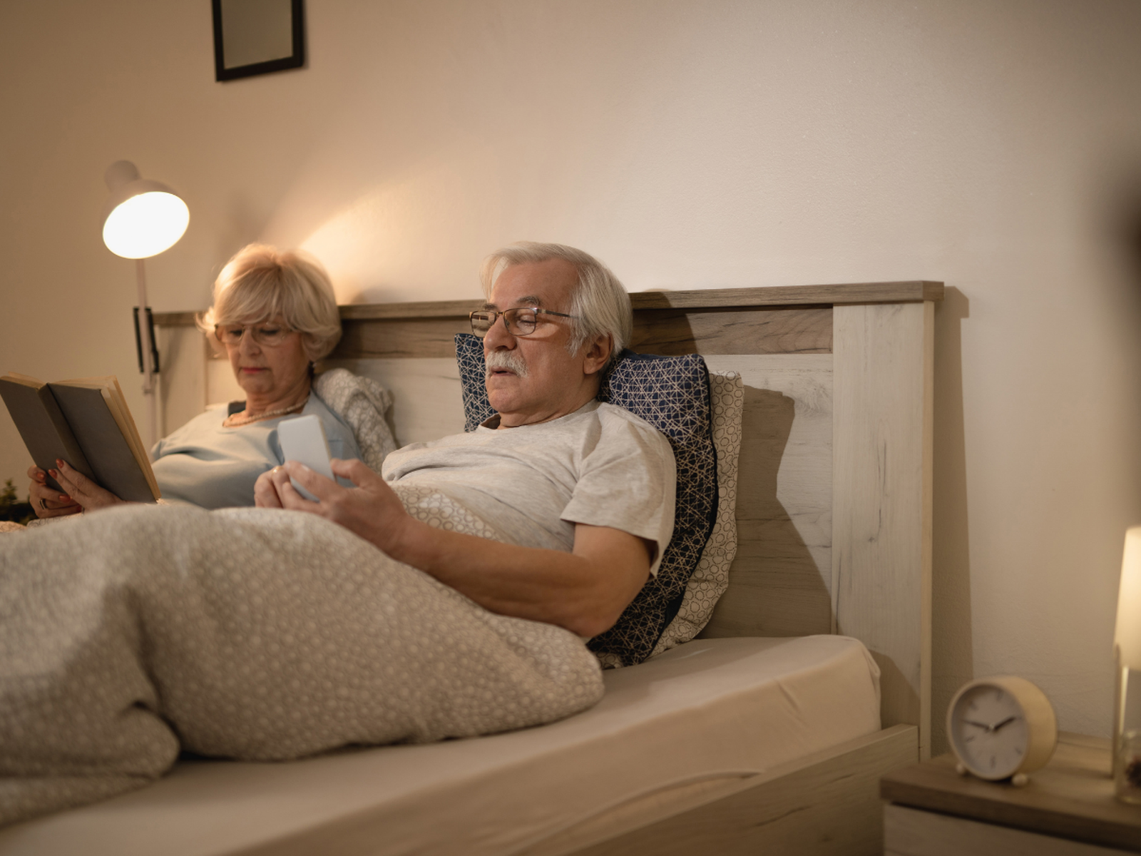 Dormir bien y saber cómo gestionar el estrés también forman parte de estos hábitos