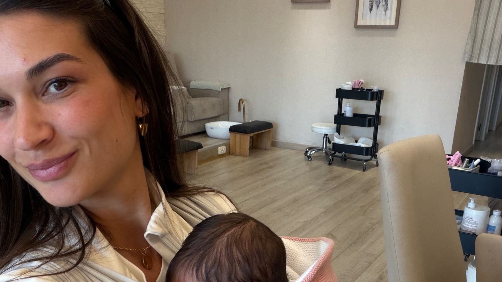 Estela y Liah en su primer día solas