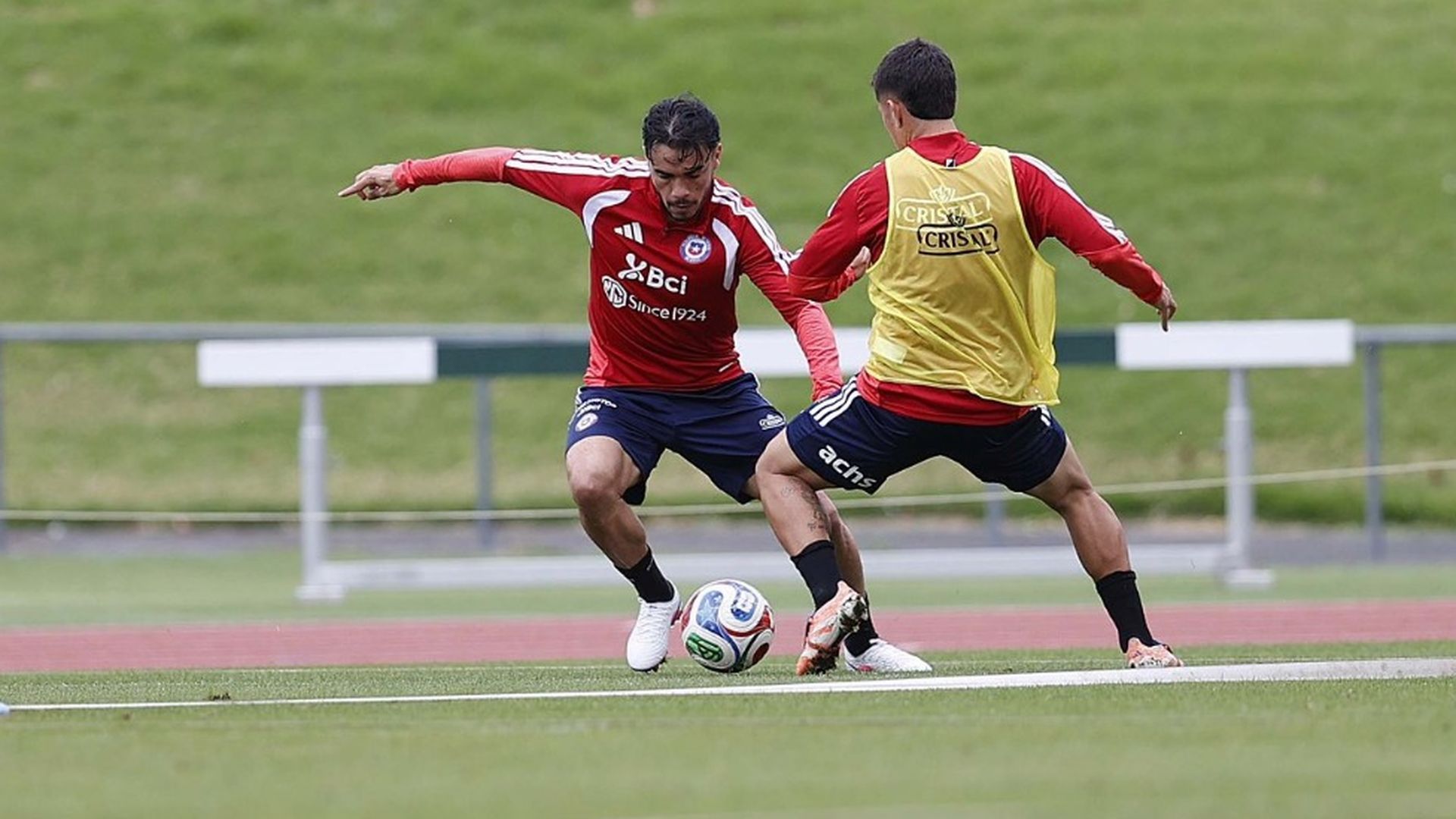 Gabi Suazo, entrenando con Chile en Nueva Zelanda Gabi Suazo, entrenando con Chile en Nueva Zelanda