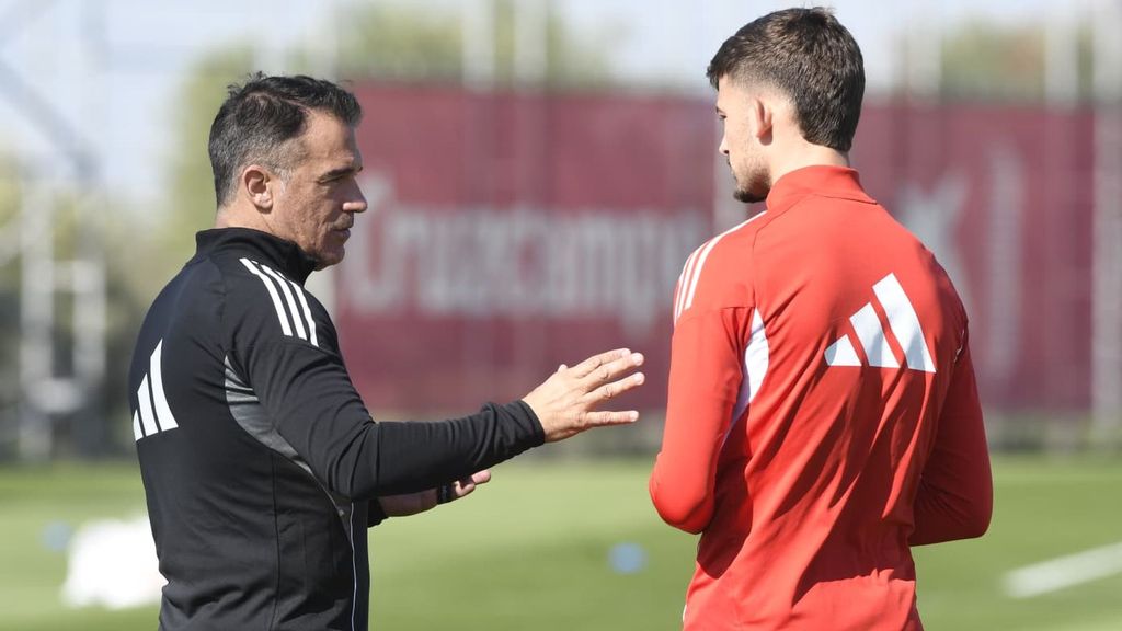 Charla de García Plaza con Kike Salas en su segundo entrenamiento