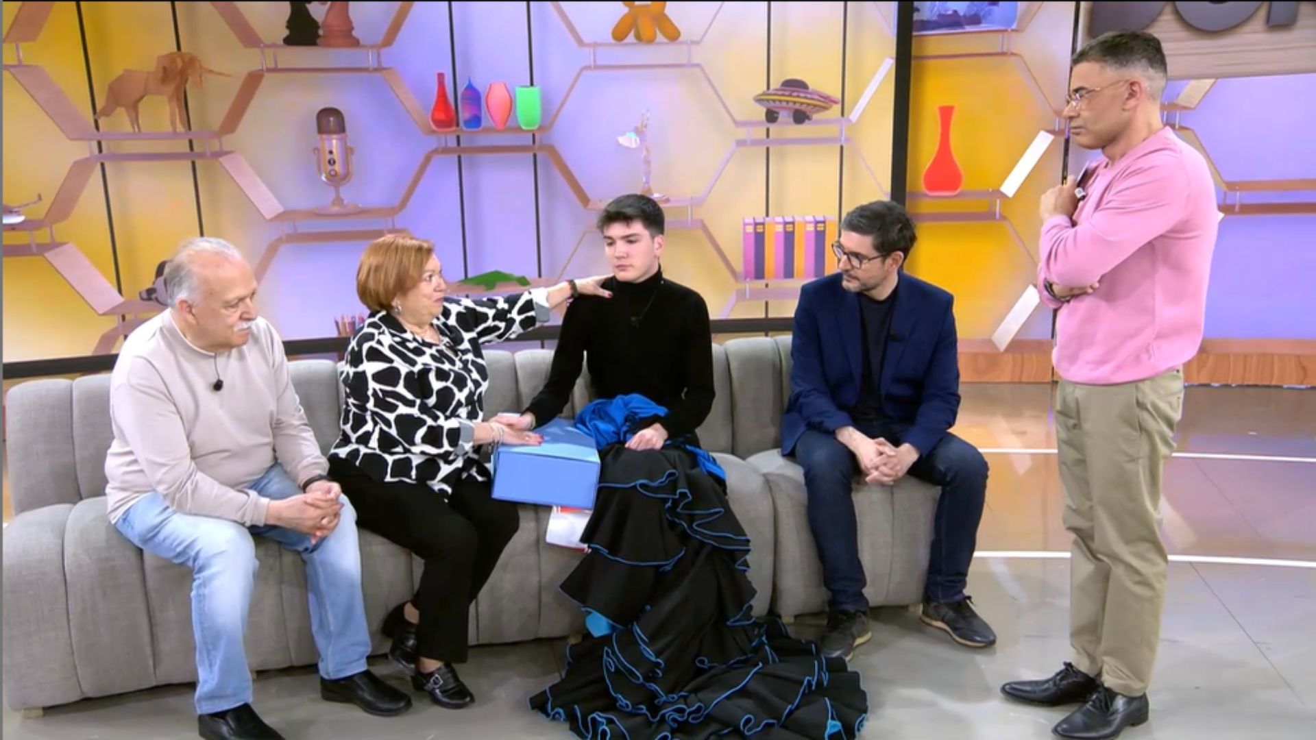 “Venía por otro motivo, pero esta historia me ha emocionado”: Juanra Bonet sorprende a dos invitados en 'El diario de Jorge' con un mensaje especial